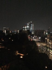 窓から見える景色　夜